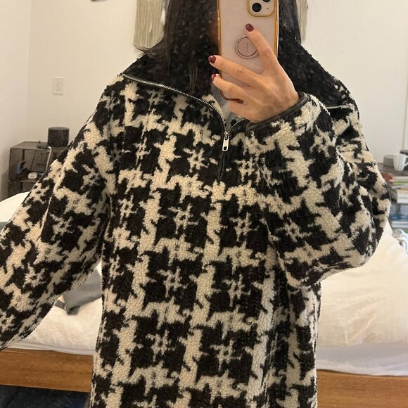Brunette The Label Oversized 1/2 Zip Sherpa Sweater Houndstooth fleece pullover - Picture 5 of 5
